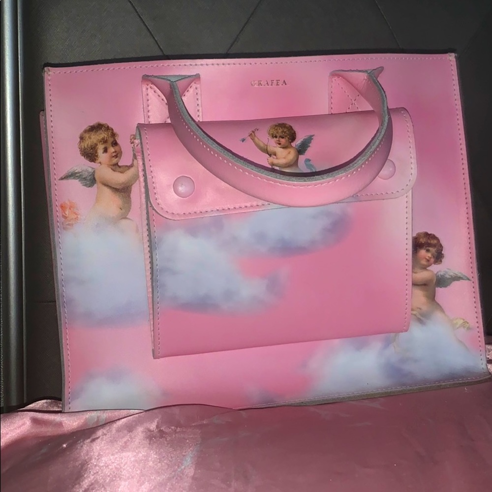 STUNNING PINK CHERUB GRAFEA LEATHER TOTE LIKE NEW